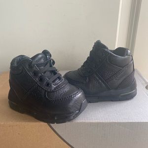 Nike ACG “Triple Black” Toddler Boots -Size 4C